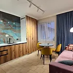 Carpathian View Green Apartment