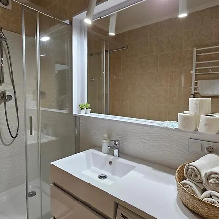 Green Apartment *