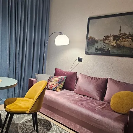 Carpathian View Green Apartment